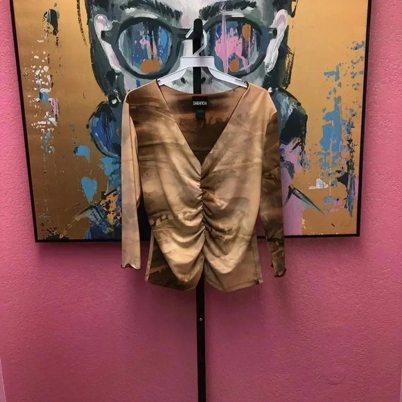 BARANDA Brown Tie Dye Top - Picture 1 of 4